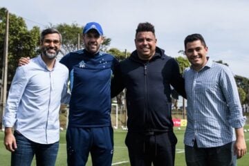 Cruzeiro anuncia renovação de Paulo Pezzolano até 2023