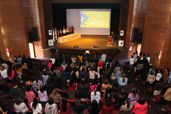 Itabira: professores da rede municipal iniciam formação do programa “Fluir das Emoções”