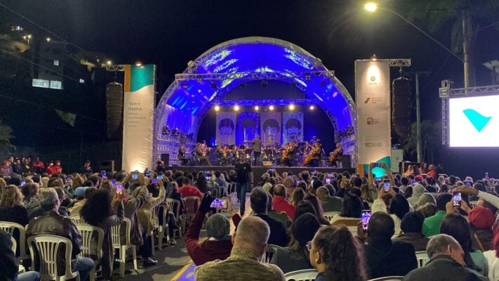 Orquestra Ouro Preto toca Beatles e encanta os itabiranos