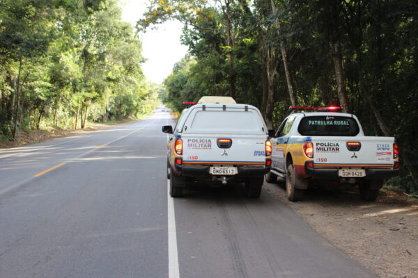 motorista-e-assaltado-e-tem-o-carro-levado-na-portaria-da-mina-periquito