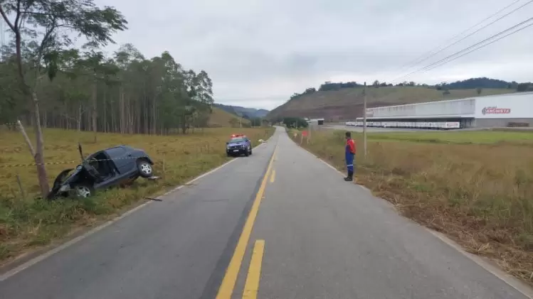 Animal na pista causa acidente grave na MGC-120