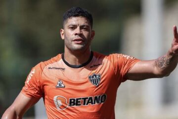 Atlético visita Fluminense em busca da liderança do Campeonato Brasileiro