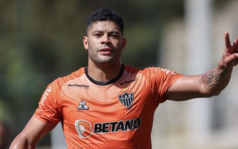 Atlético visita Fluminense em busca da liderança do Campeonato Brasileiro