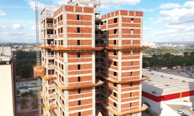 Economia: custo da construção civil sobe 2,17% em maio, diz IBGE