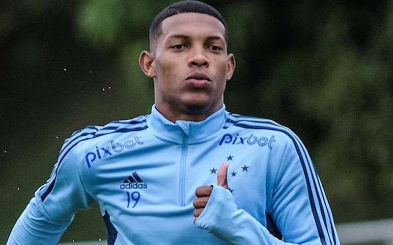 Elogiado por Pezzolano, Leque tem futuro incerto no Cruzeiro após consultas
