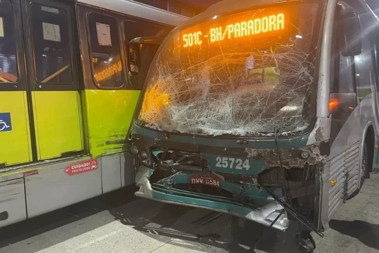 BH: acidente entre três ônibus deixa mais de 20 pessoas feridas; VÍDEO