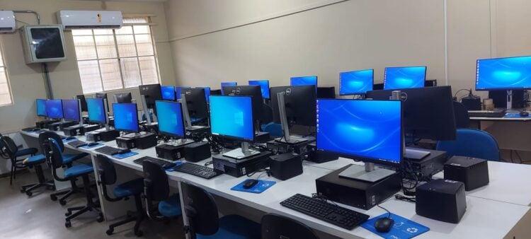 Prefeitura de Itabira promete equipar escolas municipais com computadores até o final de julho