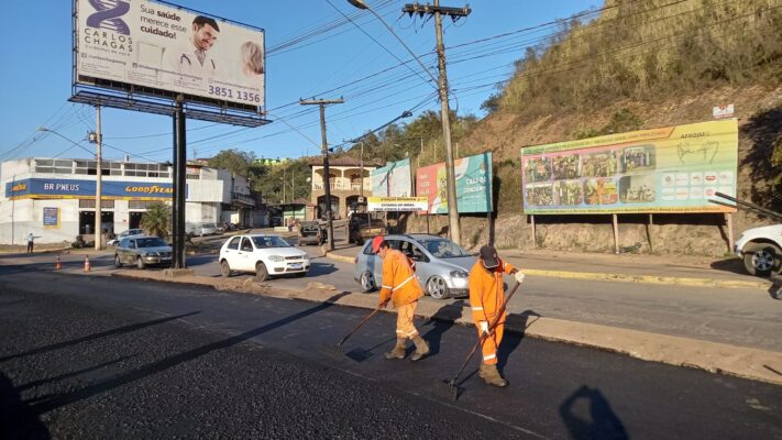 Atenção no trânsito! Avenidas Getúlio Vargas e Wilson Alvarenga recebem asfaltamento