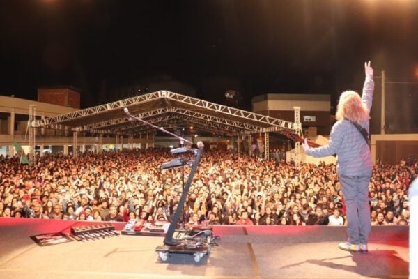 Barão de Cocais recebe Humberto Gessinger na Festa do Pé de Pomba