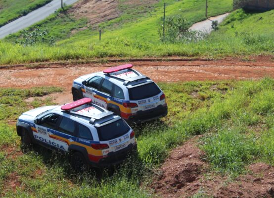 bandido-rende-empregada-e-rouba-joias-em-residencia-no-conceicao