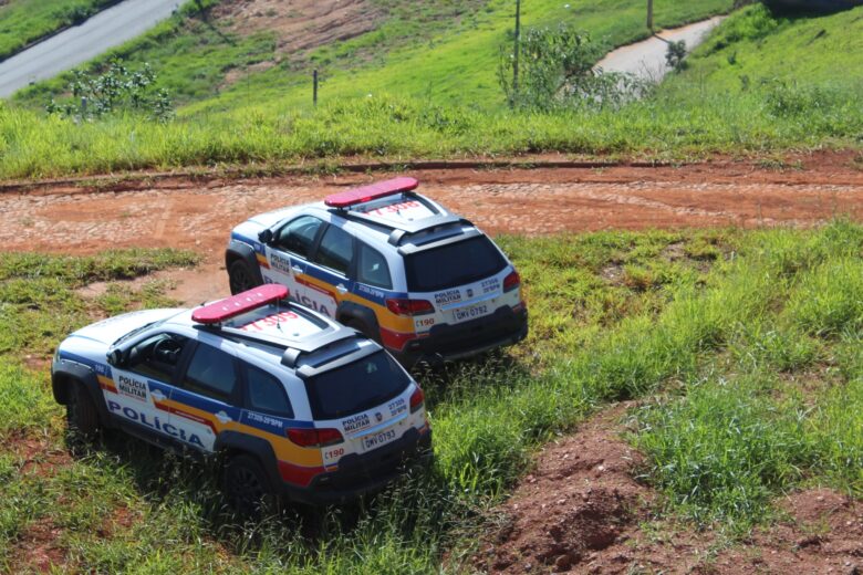 Bandido rende empregada e rouba joias em residência no Conceição