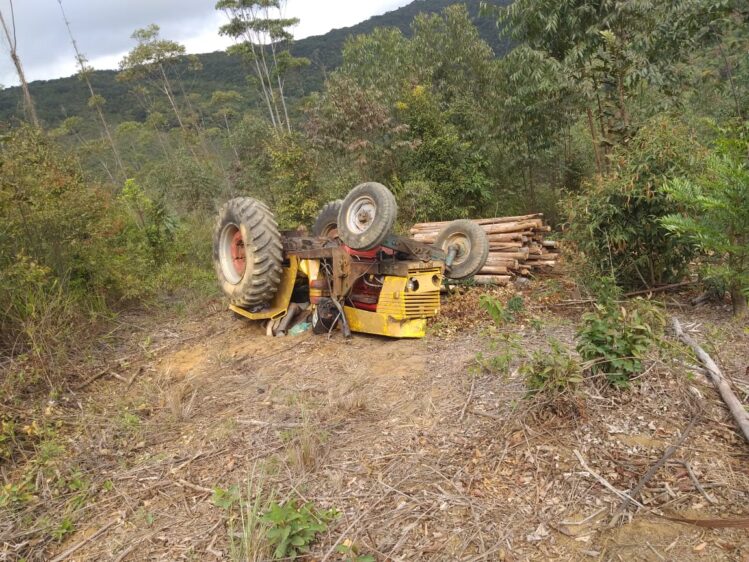 Acidente com trator mata trabalhador em Antônio Dias