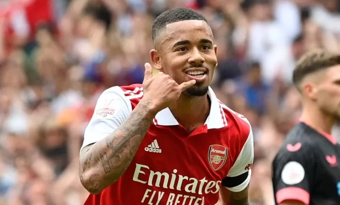 Gabriel Jesus marca, Arsenal bate o Chelsea, e reassume a liderança no Inglês