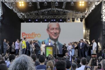 Após convenção do PDT, Ciro Gomes é o primeiro a oficializar candidatura à Presidência da República