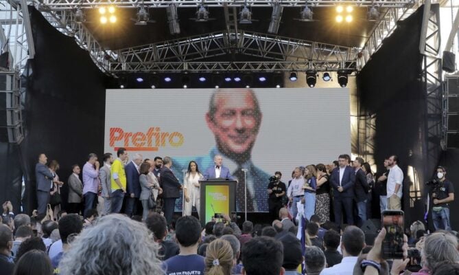 Após convenção do PDT, Ciro Gomes é o primeiro a oficializar candidatura à Presidência da República