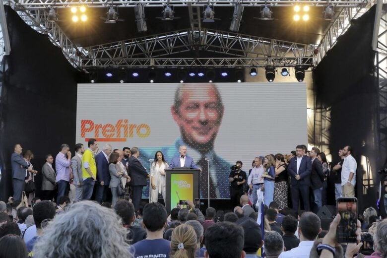 Após convenção do PDT, Ciro Gomes é o primeiro a oficializar candidatura à Presidência da República