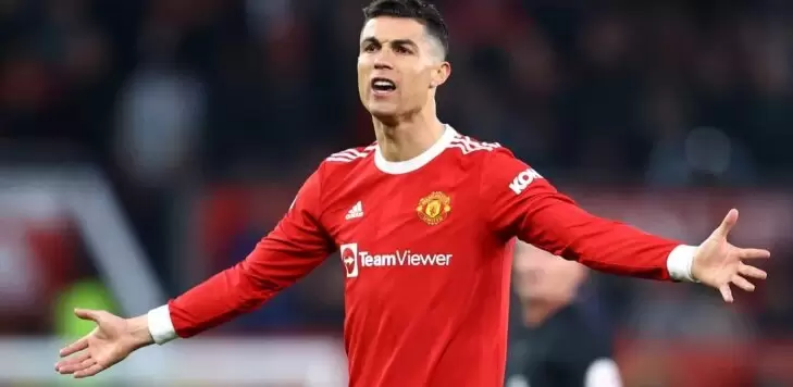 Após punição, Cristiano Ronaldo volta a treinar com o grupo no Manchester United