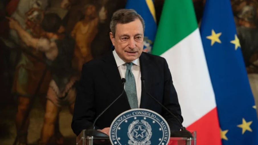 Draghi renuncia ao governo da Itália; presidente dissolve o Parlamento