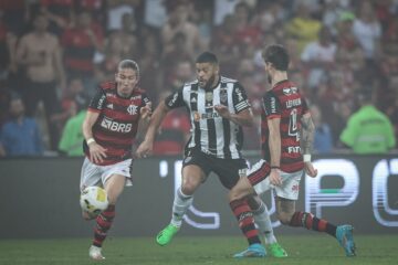 Atlético-MG aciona STJD e quer punição ao Flamengo por ônibus apedrejado