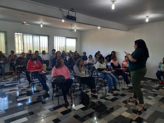 Buscando melhorias, monitoras do rota de Monlevade participam de treinamento