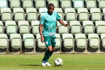 Juninho cobra concentração para confronto do América com líder Palmeiras