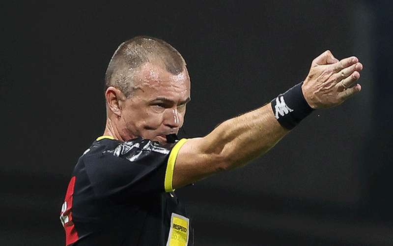 Palmeiras questiona arbitragem e pede áudio do VAR em ofício à CBF