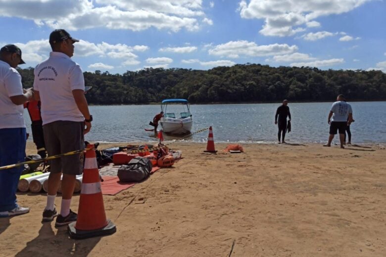 Uma pessoa segue desaparecida após embarcação afundar na Lagoa Várzea das Flores