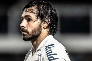 Ricardo Goulart rescinde contrato com Santos; destino pode ser Cruzeiro