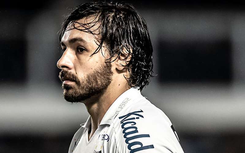 Ricardo Goulart rescinde contrato com Santos; destino pode ser Cruzeiro
