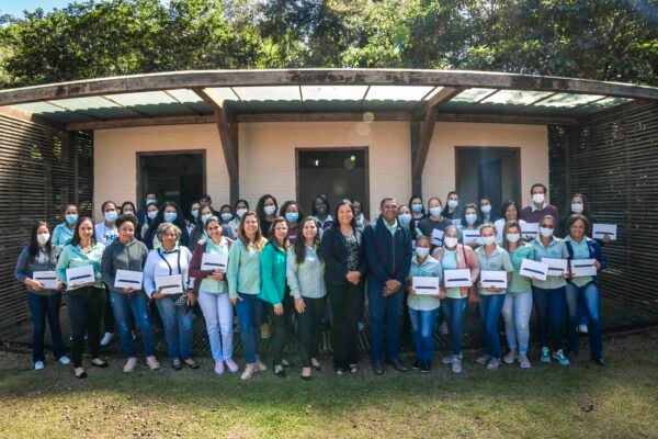 Tecnologia: Prefeitura de Santa Bárbara entrega tablets a Agentes de Saúde