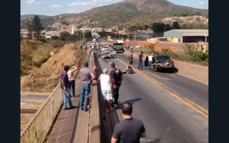 BR-381: acidente com oito veículos causa 10 km de engarrafamento; VÍDEO