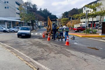 Trecho da região central de Itabira está interditado para obras do Saae