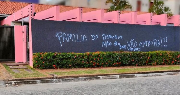 Veja o que aconteceu com modelo brasileiro casado com oito mulheres