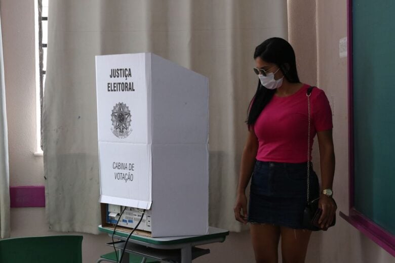 Eleições 2022 mantêm maioria do eleitorado feminina, com 53%