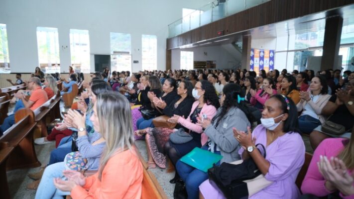 Professores participam de formação em Santana do Paraíso