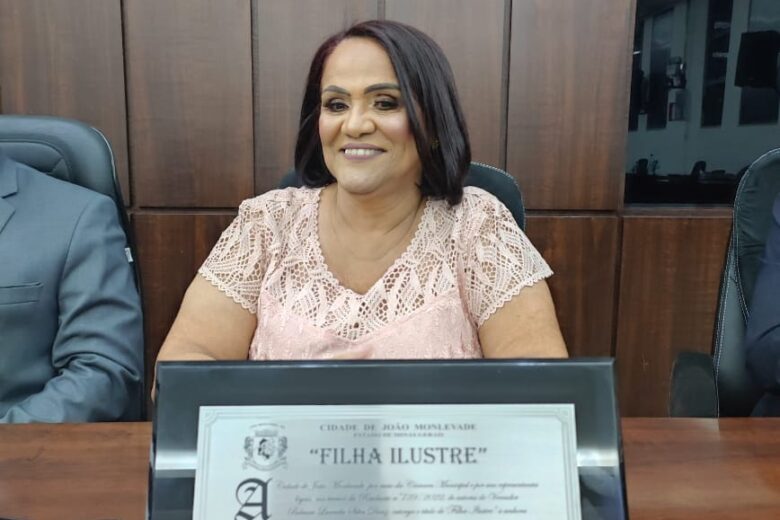 Coordenadora do Albergue Municipal é homenageada pela Câmara de Monlevade