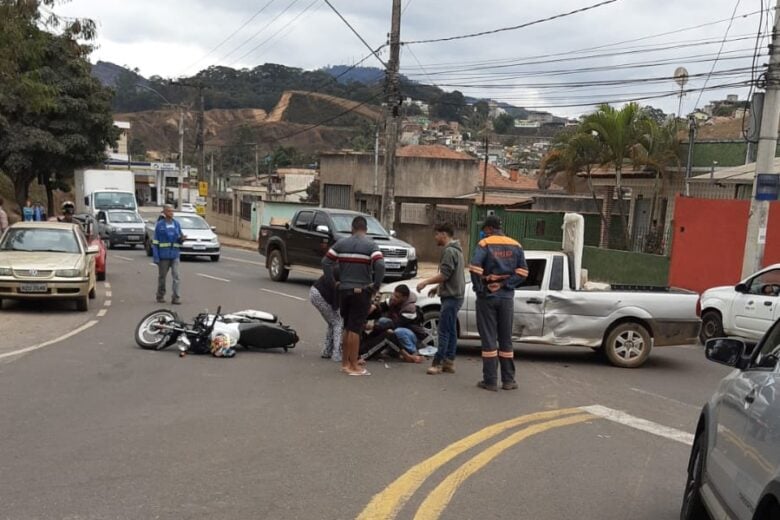 Motociclista fica ferido em acidente na rua Gameleira