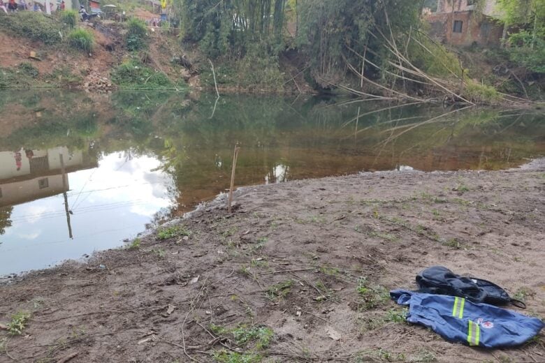 Suspeito de furto desaparece ao tentar atravessar rio em Santa Bárbara