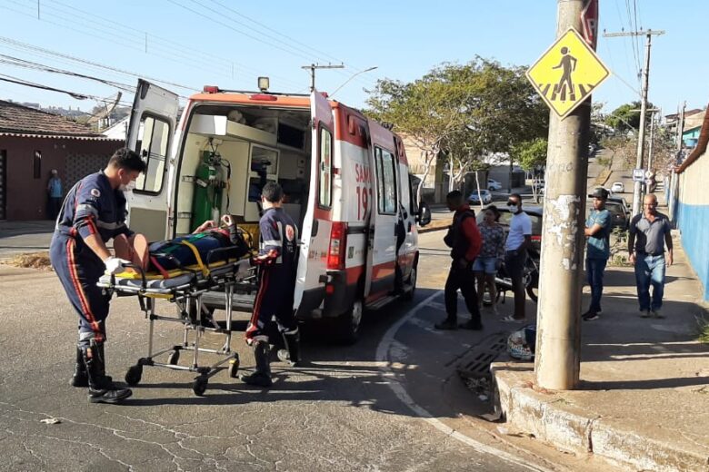 Mulher é socorrida após acidente no Bairro Amazonas