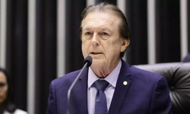 Luciano Bivar desiste de candidatura à Presidência e tentará vaga na Câmara