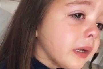 Menina chora por descobrir que não é princesa: “Vou ter que lavar louça”; veja vídeo