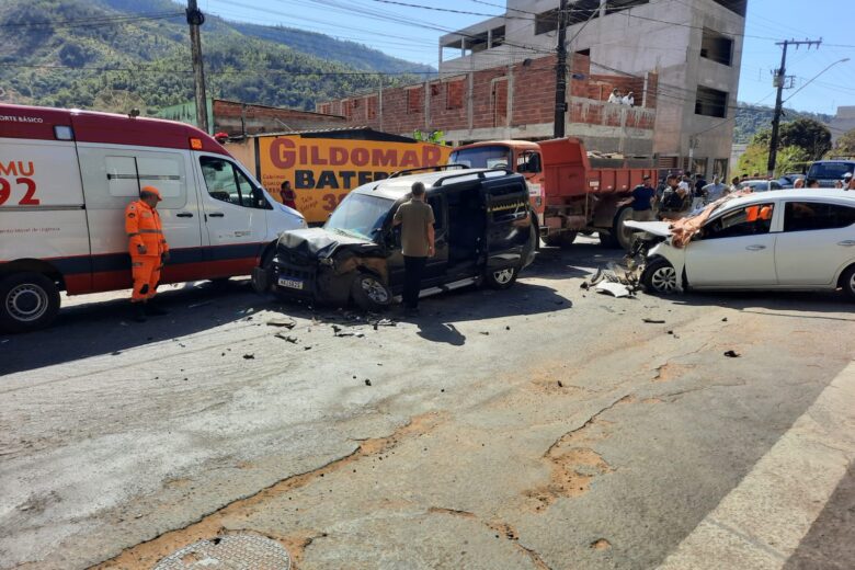 Sete pessoas ficam feridas após acidente em Santana do Paraíso