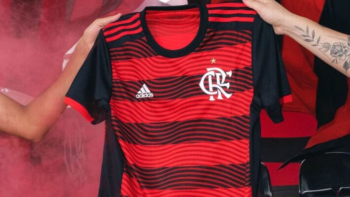 Caminhão com camisas oficiais do Flamengo é roubado no Rio de Janeiro