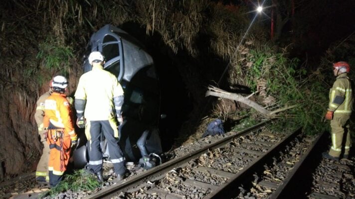 carro caiu em barranco