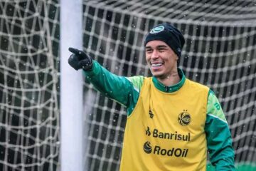 Atlético recebe sondagem de clube búlgaro pelo zagueiro Vitor Mendes