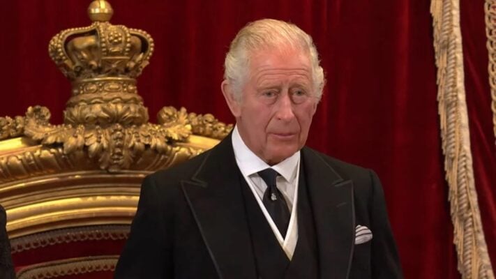 Rei Charles III é diagnosticado com câncer, diz palácio de Buckingham