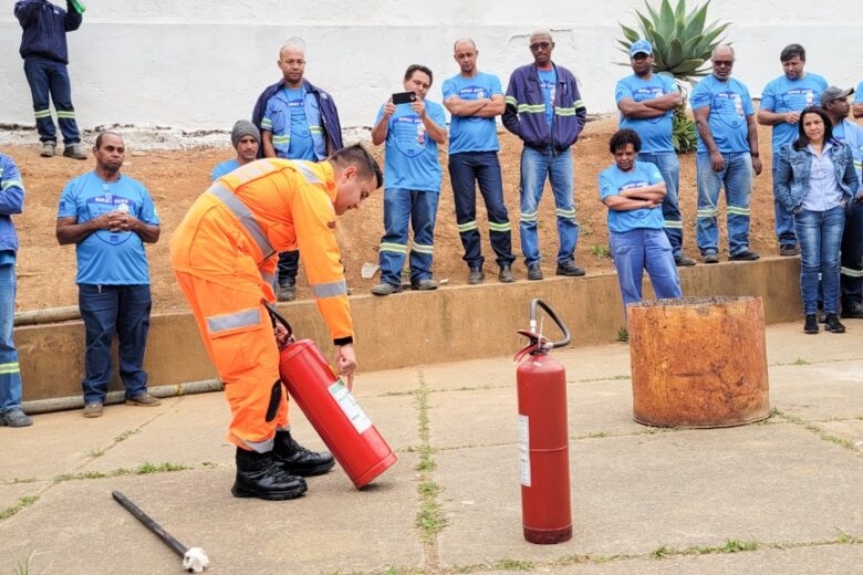Bombeiros participam de SIPAT em Monlevade