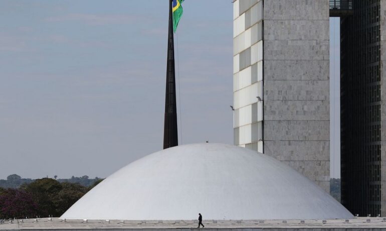 Veja os novos 27 senadores que vão compor o Senado Federal