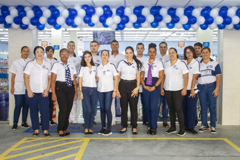 Farmácia Indiana inaugura nova filial em Ipatinga