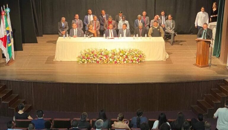 Câmara de Itabira homenageia figuras ilustres da cidade